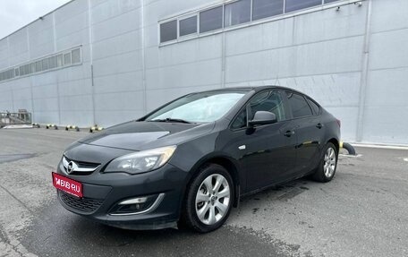 Opel Astra J, 2013 год, 830 000 рублей, 1 фотография