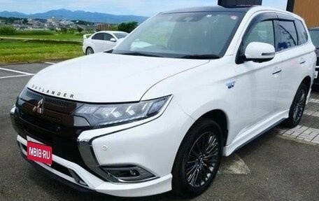 Mitsubishi Outlander III рестайлинг 3, 2020 год, 2 350 000 рублей, 1 фотография