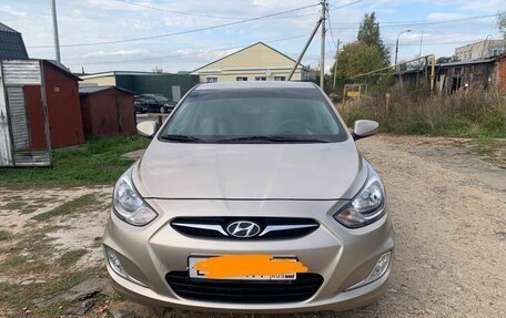 Hyundai Solaris II рестайлинг, 2011 год, 740 000 рублей, 1 фотография