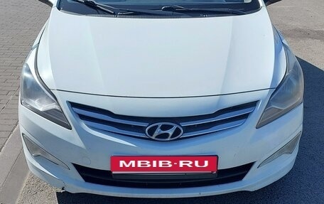 Hyundai Solaris II рестайлинг, 2015 год, 820 000 рублей, 2 фотография