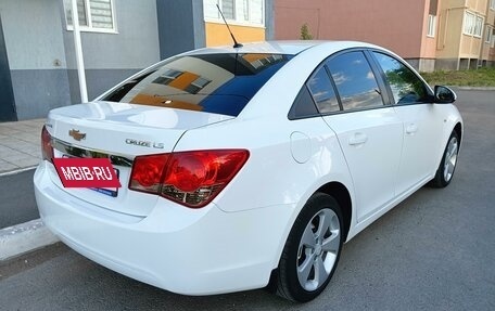 Chevrolet Cruze II, 2011 год, 910 000 рублей, 4 фотография