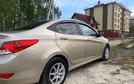 Hyundai Solaris II рестайлинг, 2011 год, 740 000 рублей, 4 фотография