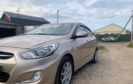 Hyundai Solaris II рестайлинг, 2011 год, 740 000 рублей, 2 фотография