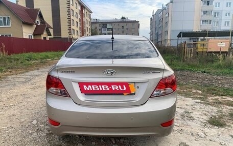 Hyundai Solaris II рестайлинг, 2011 год, 740 000 рублей, 5 фотография