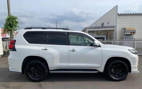 Toyota Land Cruiser Prado 150 рестайлинг 2, 2021 год, 3 899 111 рублей, 2 фотография