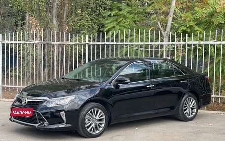 Toyota Camry, 2017 год, 2 600 000 рублей, 5 фотография