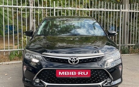 Toyota Camry, 2017 год, 2 600 000 рублей, 6 фотография