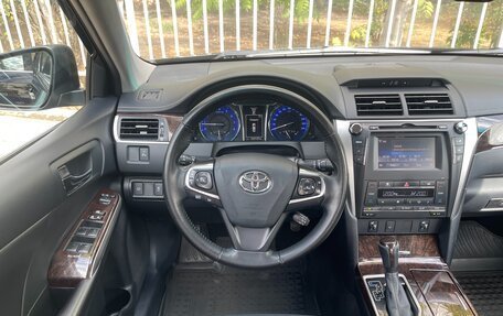 Toyota Camry, 2017 год, 2 600 000 рублей, 24 фотография