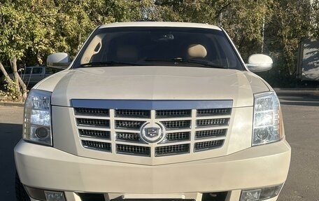 Cadillac Escalade III, 2013 год, 2 490 000 рублей, 2 фотография