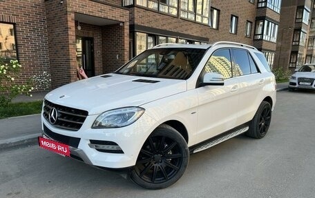 Mercedes-Benz M-Класс, 2011 год, 2 320 000 рублей, 4 фотография