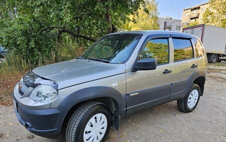 Chevrolet Niva I рестайлинг, 2017 год, 760 000 рублей, 3 фотография