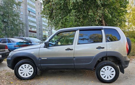 Chevrolet Niva I рестайлинг, 2017 год, 760 000 рублей, 4 фотография