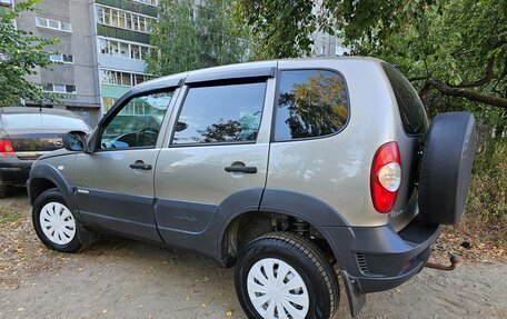 Chevrolet Niva I рестайлинг, 2017 год, 760 000 рублей, 5 фотография