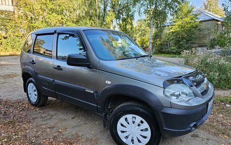 Chevrolet Niva I рестайлинг, 2017 год, 760 000 рублей, 10 фотография