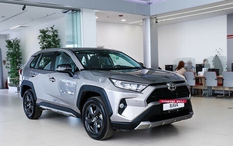 Toyota RAV4, 2024 год, 4 890 000 рублей, 3 фотография