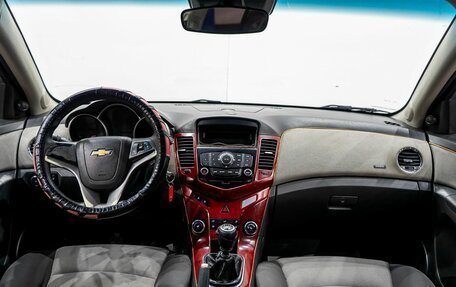 Chevrolet Cruze II, 2009 год, 509 000 рублей, 9 фотография