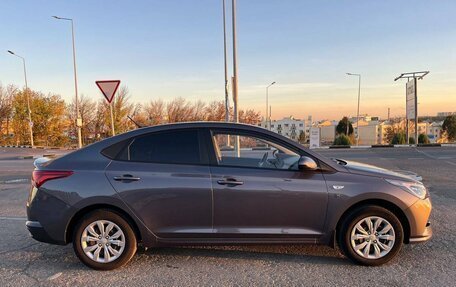 Hyundai Solaris II рестайлинг, 2021 год, 1 689 000 рублей, 4 фотография