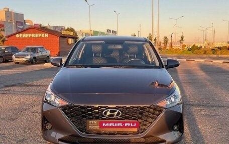 Hyundai Solaris II рестайлинг, 2021 год, 1 689 000 рублей, 2 фотография