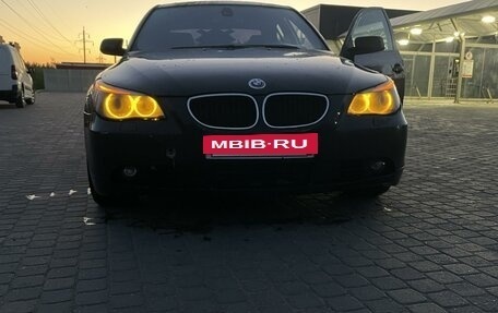 BMW 5 серия, 2004 год, 1 100 000 рублей, 3 фотография