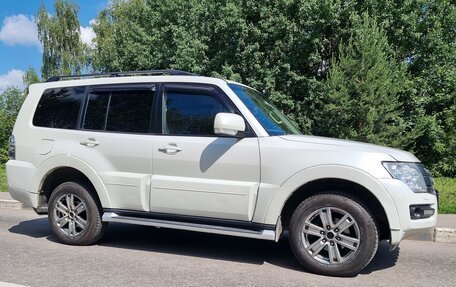 Mitsubishi Pajero IV, 2015 год, 1 990 000 рублей, 1 фотография