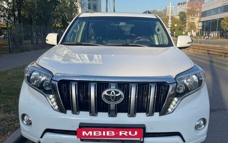 Toyota Land Cruiser Prado 150 рестайлинг 2, 2015 год, 4 700 000 рублей, 3 фотография