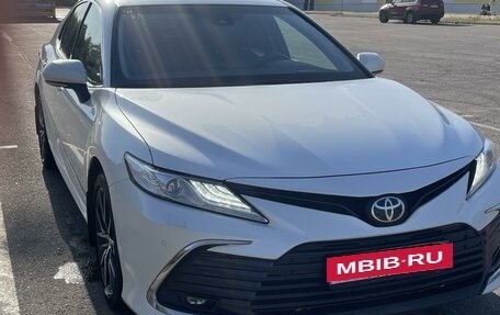 Toyota Camry, 2021 год, 3 490 000 рублей, 9 фотография