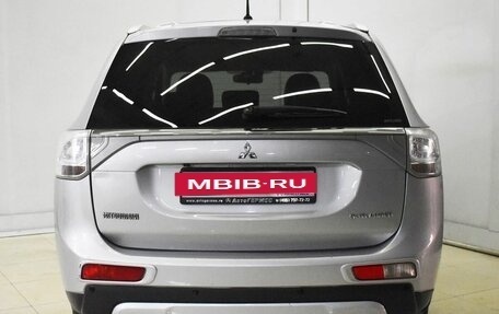 Mitsubishi Outlander III рестайлинг 3, 2014 год, 1 700 000 рублей, 3 фотография