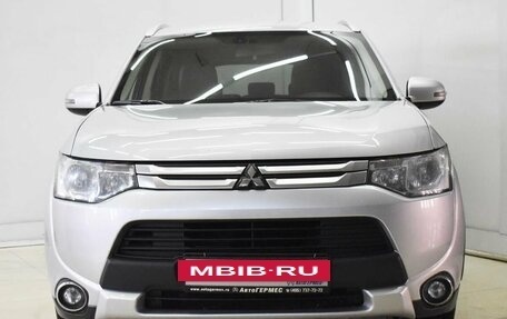 Mitsubishi Outlander III рестайлинг 3, 2014 год, 1 700 000 рублей, 2 фотография