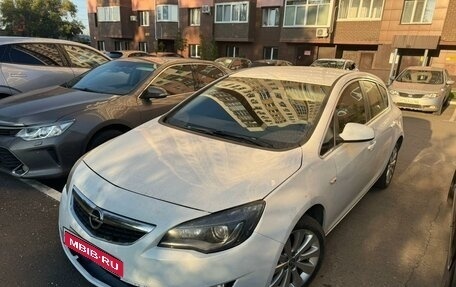 Opel Astra J, 2011 год, 660 000 рублей, 1 фотография