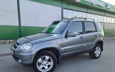 Chevrolet Niva I рестайлинг, 2010 год, 495 000 рублей, 2 фотография