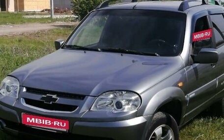 Chevrolet Niva I рестайлинг, 2010 год, 495 000 рублей, 3 фотография