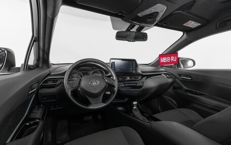 Toyota C-HR I рестайлинг, 2019 год, 2 780 000 рублей, 12 фотография