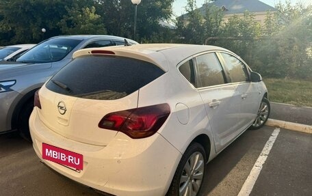 Opel Astra J, 2011 год, 660 000 рублей, 3 фотография