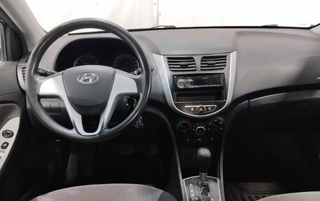 Hyundai Solaris II рестайлинг, 2011 год, 827 000 рублей, 9 фотография