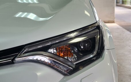 Toyota RAV4, 2018 год, 2 430 000 рублей, 9 фотография