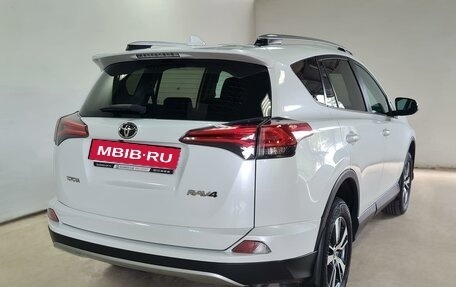 Toyota RAV4, 2018 год, 2 430 000 рублей, 5 фотография