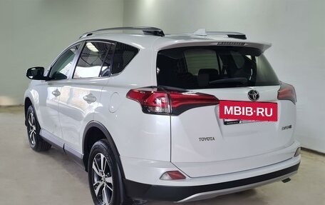 Toyota RAV4, 2018 год, 2 430 000 рублей, 7 фотография