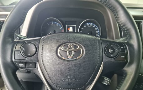 Toyota RAV4, 2018 год, 2 430 000 рублей, 17 фотография