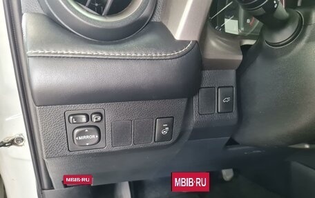 Toyota RAV4, 2018 год, 2 430 000 рублей, 21 фотография