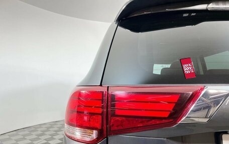 Mitsubishi Outlander III рестайлинг 3, 2020 год, 3 199 000 рублей, 10 фотография