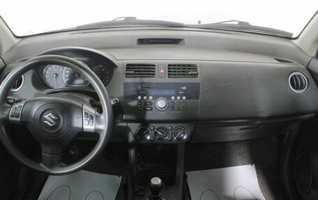 Suzuki Swift III, 2005 год, 380 000 рублей, 11 фотография