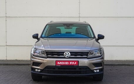 Volkswagen Tiguan II, 2019 год, 2 945 000 рублей, 3 фотография