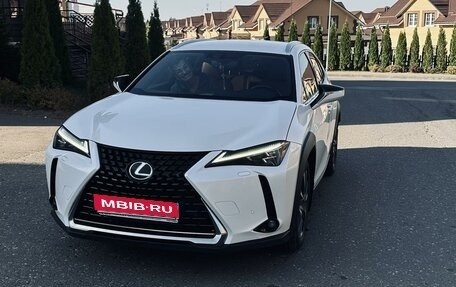 Lexus UX I, 2019 год, 2 850 000 рублей, 1 фотография