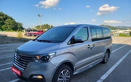 Hyundai Grand Starex Grand Starex I рестайлинг 2, 2020 год, 3 470 000 рублей, 1 фотография