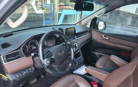 Hyundai Grand Starex Grand Starex I рестайлинг 2, 2020 год, 3 470 000 рублей, 5 фотография