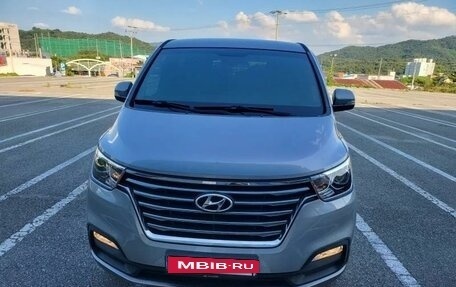 Hyundai Grand Starex Grand Starex I рестайлинг 2, 2020 год, 3 470 000 рублей, 3 фотография