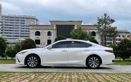 Lexus ES VII, 2021 год, 3 900 000 рублей, 8 фотография