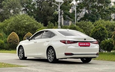 Lexus ES VII, 2021 год, 3 900 000 рублей, 6 фотография