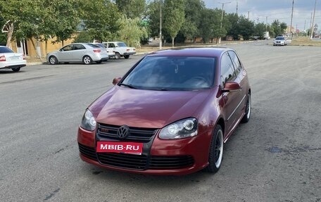 Volkswagen Golf V, 2004 год, 680 000 рублей, 1 фотография