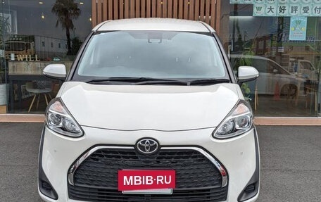 Toyota Sienta II, 2021 год, 1 050 000 рублей, 3 фотография